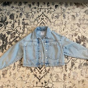 Cropped denim jacket